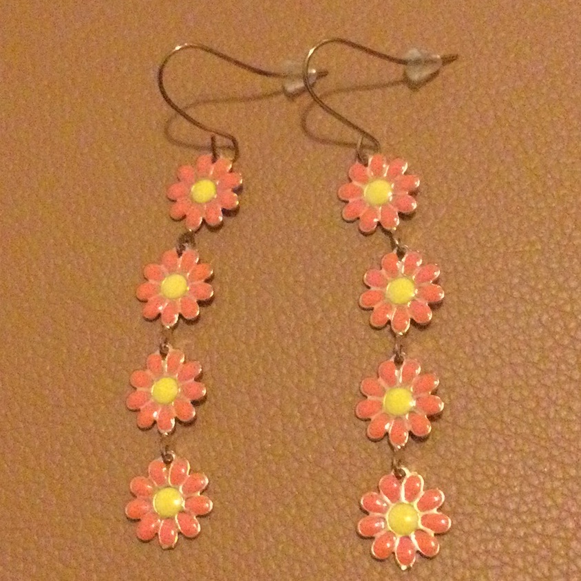 New Daisy Chain Dangle Earrings